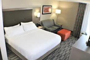 Holiday Inn Express Woodstock-Shenandoah Valley by IHG - Room