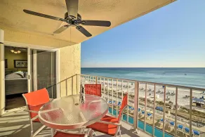 Beachfront PCB Escape w/ Free Beach Chair Services - Interiør