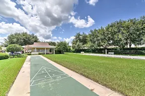 The Villages 2BR Vacation Home, Lanai & Golf Cart - Innvendig