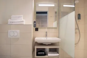  Brit Hotel Cahors Centre - Le Valentré - Salle de bain