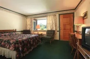 Ladd Brook Inn - Room