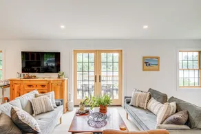 Lakefront Hinsdale Home ~ 10 Mi to Pittsfield! - Innenbereich
