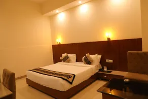 Sona Pristine Hotel And Resort - Room