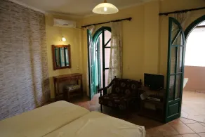 The Harmony - Beachfront sea View Apartment - Rom