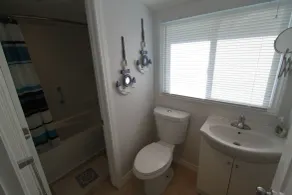 Plovers Cove Cottage - Bathroom