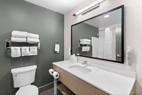 Spark by Hilton Calhoun - Bathroom