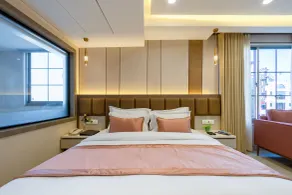 The Delhi Dreams - A Luxury Hotel - Room