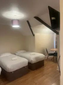 The Tudor House Hotel - Habitación