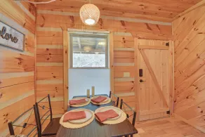 Pet-friendly Cabin w/ Hot Tub in Daniel Boone NF - Interior