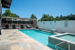Sky's Villa Resort - Pool