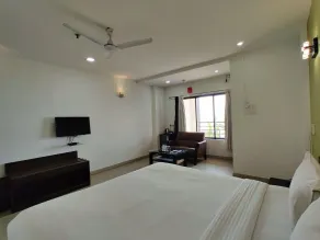 Golden Chariot Hotel Daman - Room