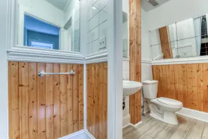 Pangea House - Bathroom
