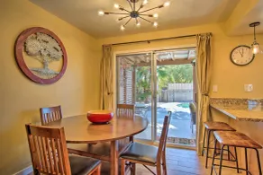 Eastside Home w/ Pool Near Hiking! - Interiør