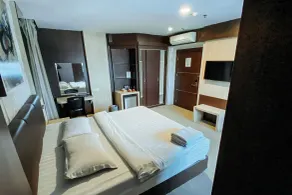 Lucky Star Hotel Near Harbour Bay Batam - Room