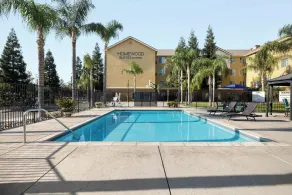 Homewood Suites by Hilton Bakersfield - Pool