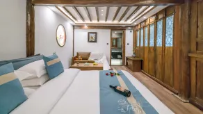 Lijiang Lize Graceland Artistic-Suite Hotel 丽泽雅舍画院客栈木府院 - Room