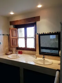 Hotel Casona De Tresali - Bathroom