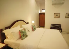 Shivrati Vilas, Himmat bagh - Zimmer