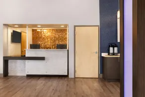 Days Inn & Suites by Wyndham Bowling Green - Réception