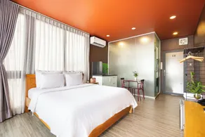 Gemini Saigon CENTER - New & Quiet near Bui Vien Walking Street - Room