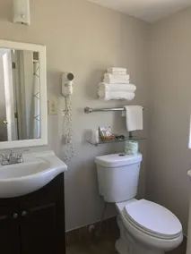 Apex Inn - Bathroom