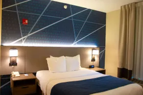 Country Inn & Suites by Radisson, Rock Falls, IL - Room