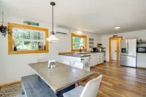 Mount Rainier Views & Hot Tub: Pet-friendly Cabin! - Innenbereich