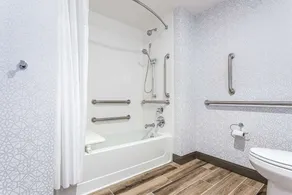 Hampton Inn & Suites Kittery-Portsmouth - Salle de bain