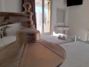 Elia - Room