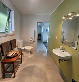 Scenicland Motels - Bathroom