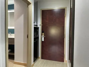 La Quinta by Wyndham Tampa Central - Room