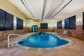 La Quinta Inn by Wyndham West Long Branch NJ Shore Area - Pool