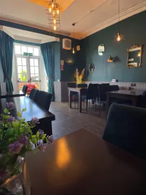 The Lawns Hotel - Restaurant