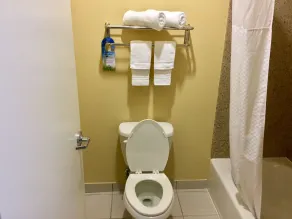 Days Inn by Wyndham Baytown East - Salle de bain