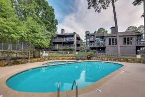 Luxury Lakefront Hot Springs Condo w/ Pools! - Interiör