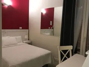 Azur Hotel - Quarto