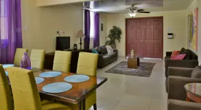 Pista Q hostel and apartments - Interior entrance