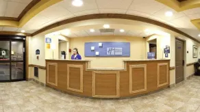Holiday Inn Express Hotel & Suites Byron by IHG - Réception