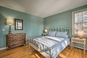 Waterfront Falmouth Home w/ Dock on Jenkins Pond! - Interiör