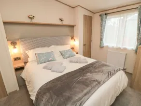 20 Wolds View - Room
