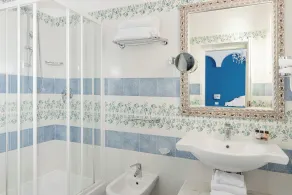 La Pineta Hotel Beach & Spa - Bathroom