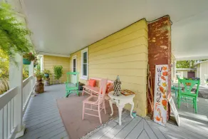 Quaint & Family-Friendly Watertown Farmhouse! - Interni