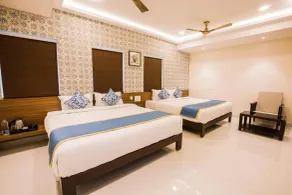 SMA Grand inn, Triplicane - Rom