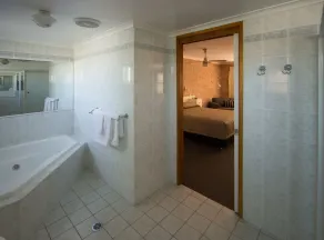 Cardiff Motor Inn - Badezimmer