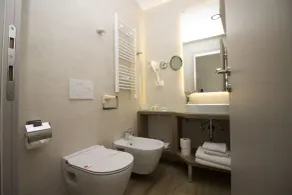 Hotel Eden - Bathroom