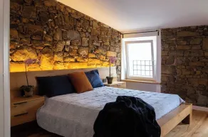 Stevoski Rooms - Modern Comfort in a Historic Stone House - Zimmer