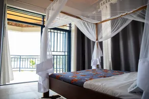 Kay Sun Hotel - Essbereich im Zimmer