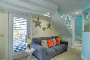 Breezy ‘White Sands House’ Steps to Gulf Shore! - Interiör