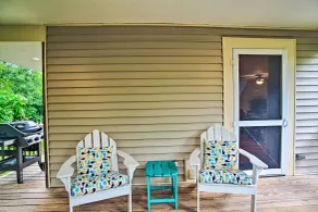3 Mi to Beaches: Tranquil Cape Cod Escape w/ Deck - Intérieur