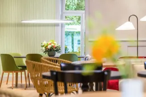 Alma Hotel - Boutique hideaway by the lake with rooftop and ladies-only wellness - Restaurant